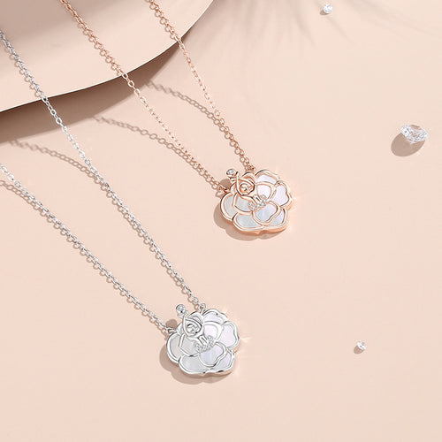 Elegant Camellia Flower Necklace - New Fashion Floral Pendant for Women