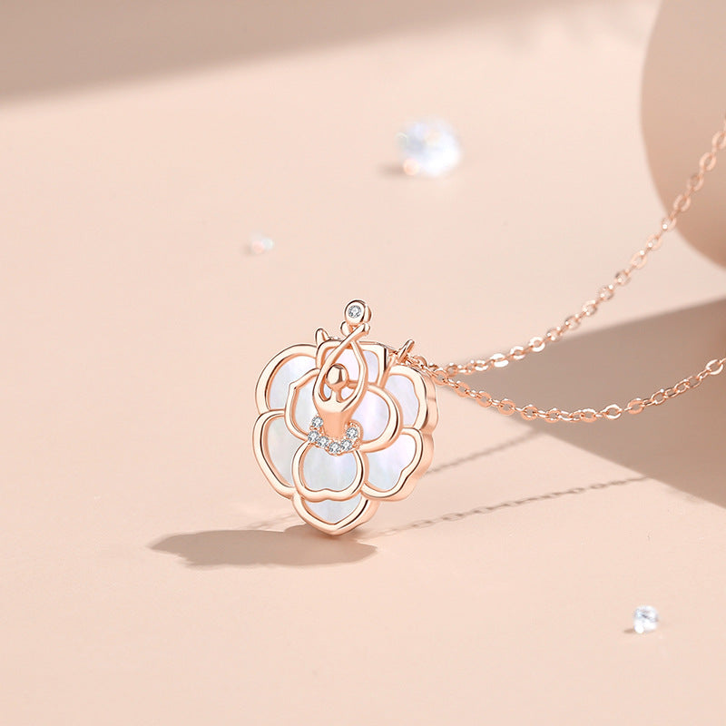 Elegant Camellia Flower Necklace - New Fashion Floral Pendant for Women