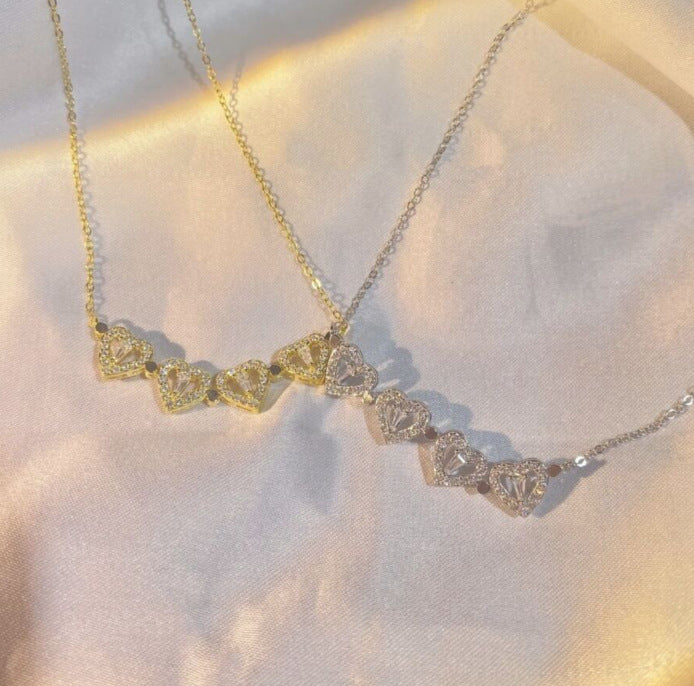 Magnetic Folding Heart Clover Necklace - 2-in-1 Retro Jewelry for Women
