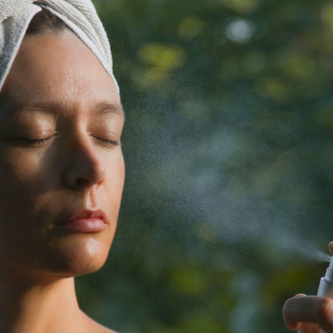 Selbstbräunender Sprühnebel Für Gesicht Mit Probiotika, Pflanzliches DHA & Aloe Vera – Sunlight Uptan  – Natürliche & Leuchtende Bräunung – Streifenfrei – Geruchlos – Für Alle Hauttypen